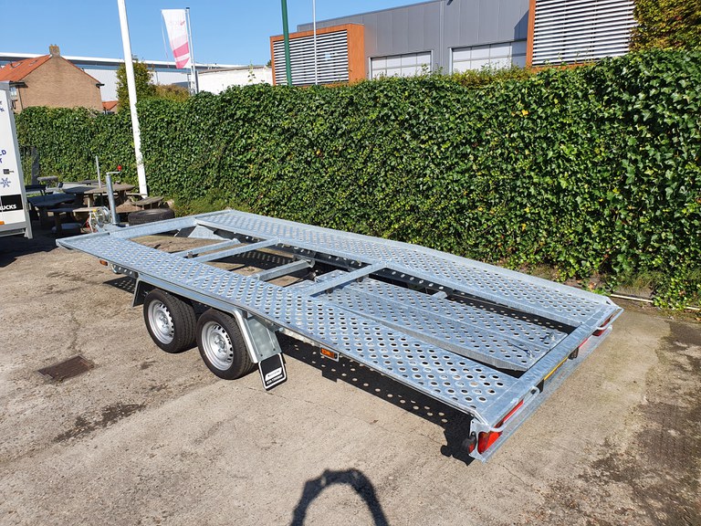 Autoambulance 2700 kg NO2 2.jpg