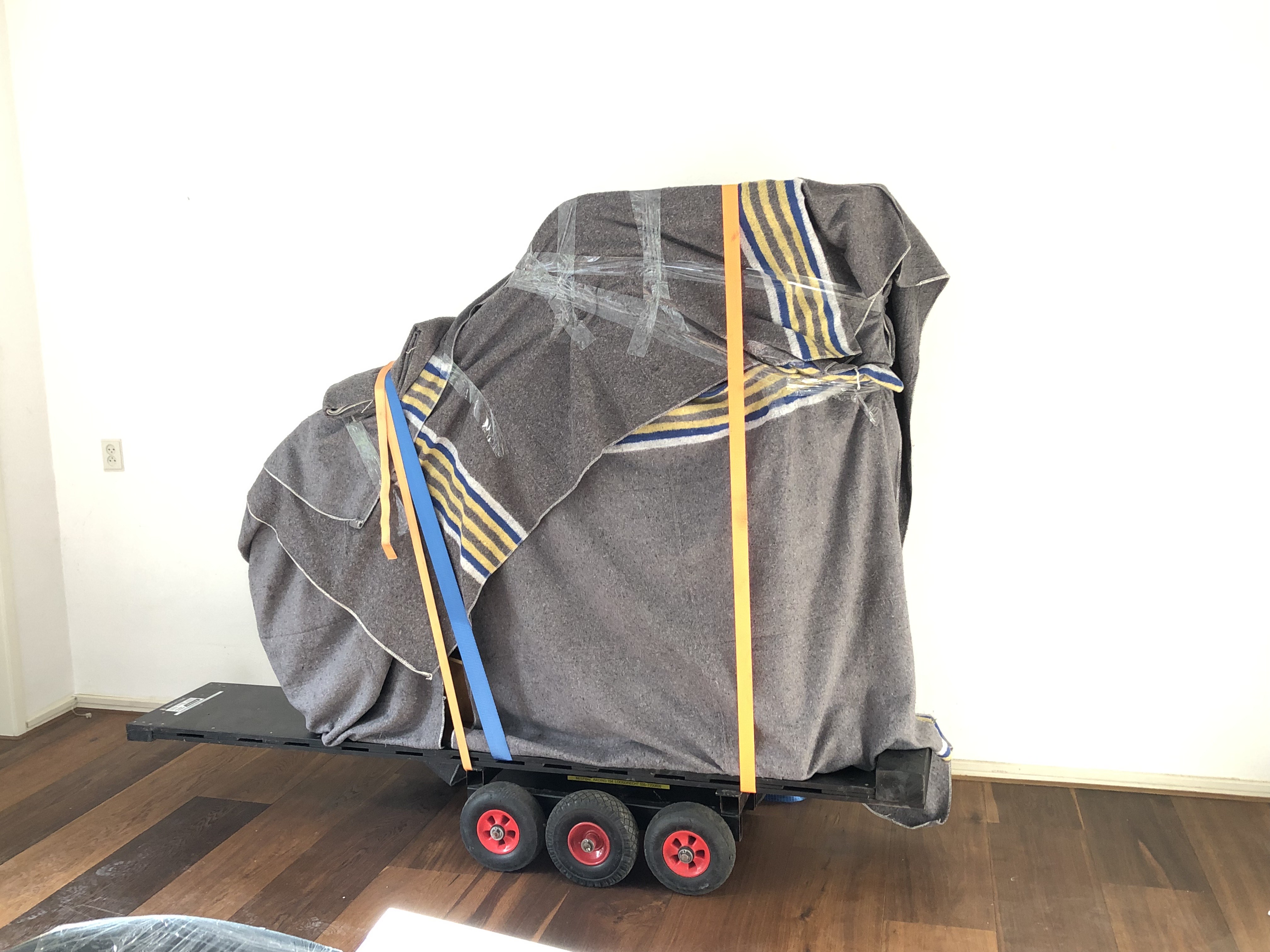 pianodolly met plank en piano erop 2025 (5).jpeg